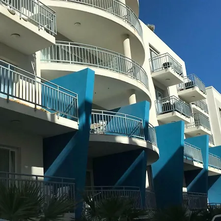 Azure Apartment *